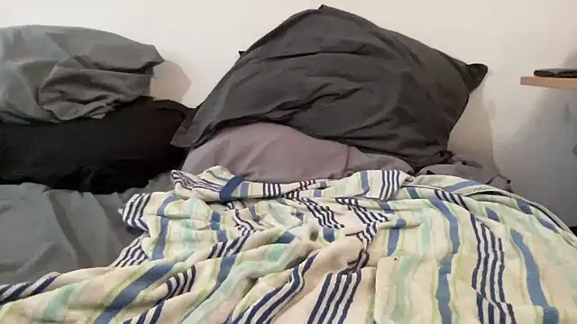 Snapshot of gothicboy18 chatting on January 6, 2026, 4:54 pm gothicboy18 online show from January 6, 2026, 4:54 pm