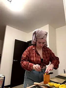 CookyDaisy online show from December 4, 2024, 5:27 am