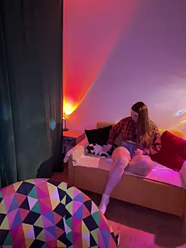 CookyDaisy online show from December 4, 2024, 2:48 pm