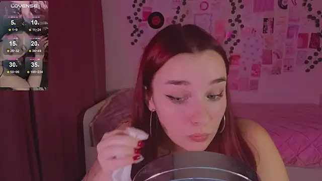 CookyDaisy online show from November 5, 2025, 7:14 pm