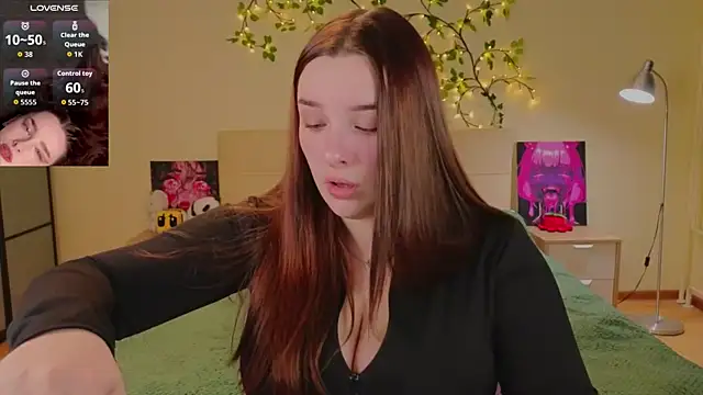 CookyDaisy online show from April 15, 2026, 10:32 pm