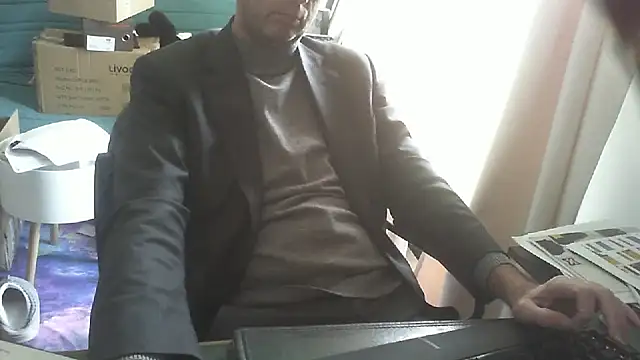 shyfrenchcock1 online show from February 12, 2026, 2:34 pm