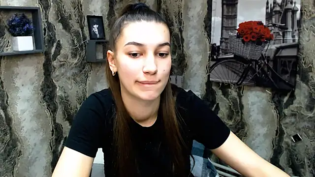 KarolinaRosse  online show from February 7, 2025, 1:11 pm