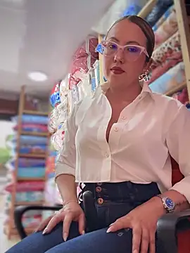 Snapshot of VIOLETA-25_ chatting on February 19, 2026, 3:52 pm VIOLETA-25 online show from February 19, 2026, 3:52 pm