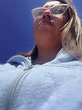 Snapshot of VIOLETA-25_ chatting on February 27, 2026, 3:12 pm VIOLETA-25 online show from February 27, 2026, 3:12 pm