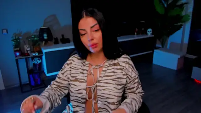 anemarieejolie online show from May 17, 2026, 6:37 pm