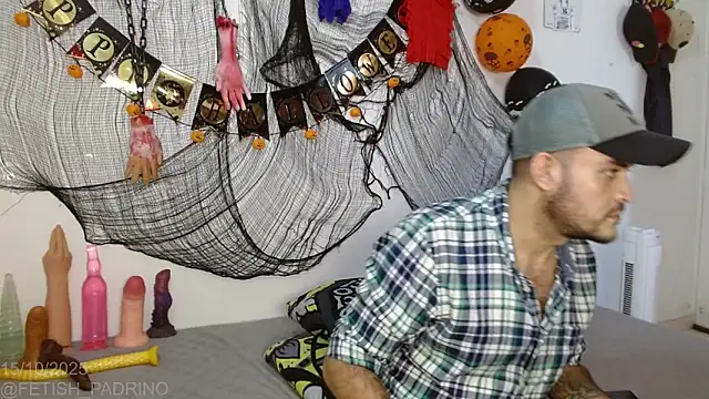 fetish padrino online show from October 16, 2025, 5:47 pm