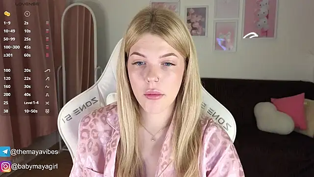 Maya Rave online show from November 11, 2025, 3:39 am