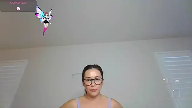 mixedasiangirl online show from November 6, 2025, 9:26 pm