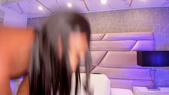 ChloeTayylor  online show from October 16, 2025, 7:59 pm