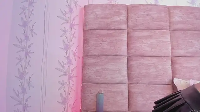 Snapshot of HazelMoret chatting on February 7, 2025, 6:02 pm HazelMoret online show from February 7, 2025, 6:02 pm