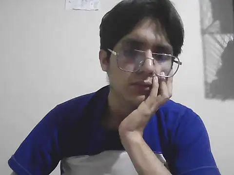 Snapshot of HardDick2 chatting on July 7, 2026, 5:43 am HardDick2 online show from July 7, 2026, 5:43 am