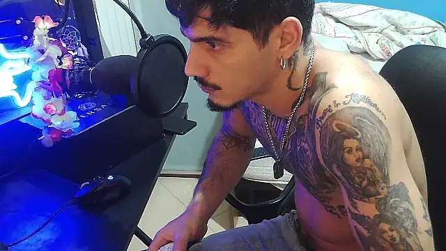 Badboyi1997 online show from October 17, 2025, 2:04 am