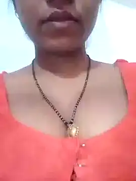 Snapshot of riya_houswife chatting on December 24, 2024, 9:28 am riya houswife online show from December 24, 2024, 9:28 am