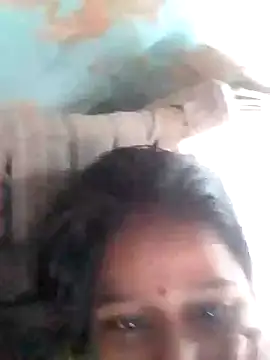 Snapshot of riya_houswife chatting on November 18, 2025, 6:18 am riya houswife online show from November 18, 2025, 6:18 am