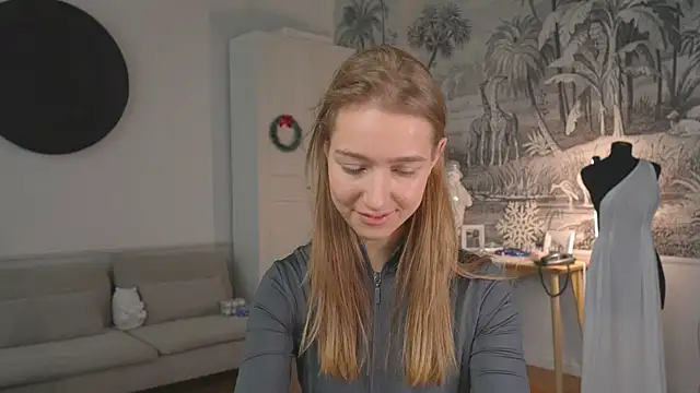 Snapshot of solar_bella chatting on December 26, 2024, 1:21 pm solar bella online show from December 26, 2024, 1:21 pm