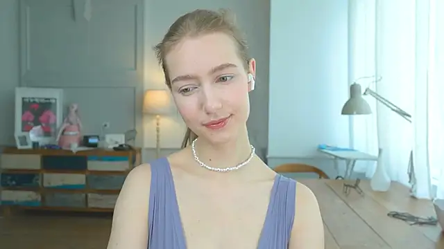 Snapshot of solar_bella chatting on January 26, 2025, 11:50 am solar bella online show from January 26, 2025, 11:50 am