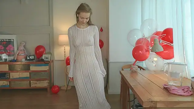 Snapshot of solar_bella chatting on February 17, 2025, 12:48 pm solar bella online show from February 17, 2025, 12:48 pm