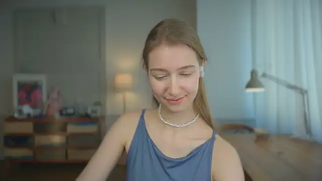 Snapshot of solar_bella chatting on February 25, 2025, 2:11 pm solar bella online show from February 25, 2025, 2:11 pm