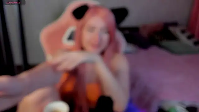 LisaElfy online show from December 11, 2024, 10:06 pm