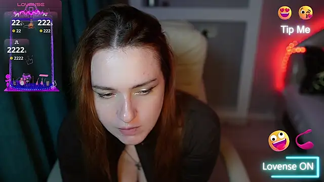 LisaElfy online show from October 14, 2025, 3:46 pm