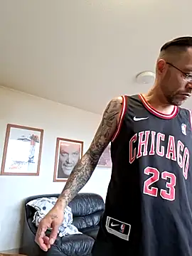 mileflav0r online show from April 2, 2026, 8:01 am