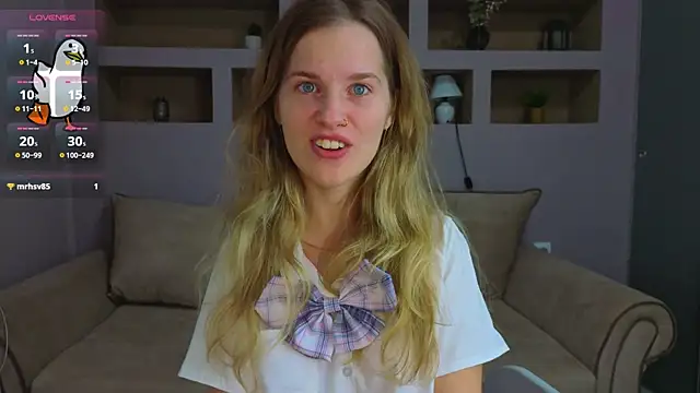 LinaCristonsen online show from October 25, 2025, 2:24 pm