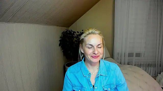 Alicee Gracee online show from December 10, 2024, 7:22 pm