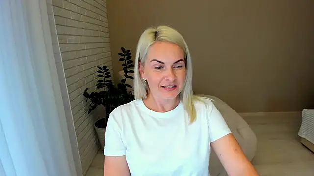 Alicee Gracee online show from September 12, 2025, 2:39 pm