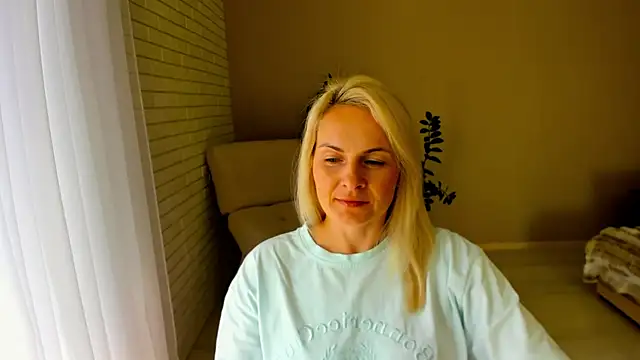 Alicee Gracee online show from September 22, 2025, 9:22 am
