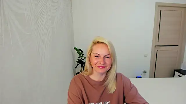 Alicee Gracee online show from March 29, 2026, 7:14 pm