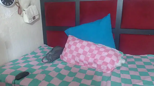 MaximTease24 online show from April 2, 2026, 3:31 pm