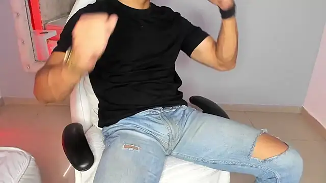 Lucii fer  online show from December 5, 2025, 11:30 am