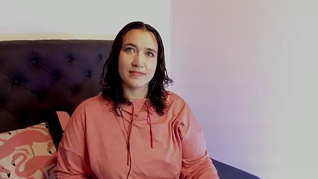 kyoakane online show from February 25, 2025, 3:52 am