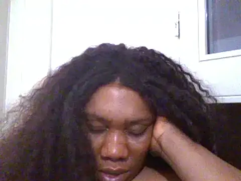 Snapshot of bonbonaumiel chatting on December 2, 2024, 1:47 am bonbonaumiel online show from December 2, 2024, 1:47 am