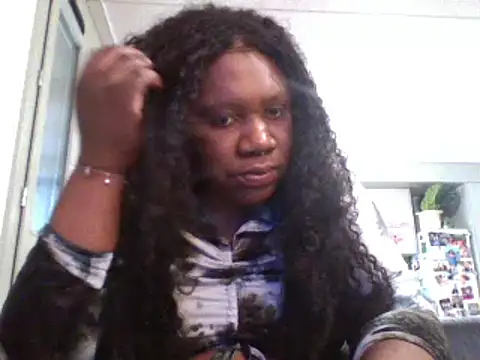 Snapshot of bonbonaumiel chatting on December 12, 2024, 10:34 am bonbonaumiel online show from December 12, 2024, 10:34 am