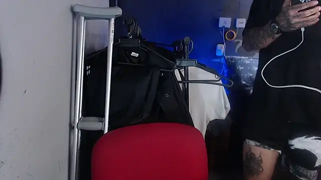 Snapshot of Dereck_Dickson chatting on October 21, 2025, 4:08 pm Dereck Dickson online show from October 21, 2025, 4:08 pm