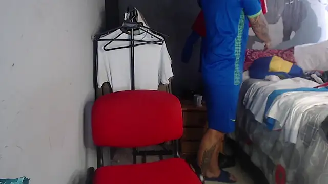 Snapshot of Dereck_Dickson chatting on November 19, 2025, 2:06 pm Dereck Dickson online show from November 19, 2025, 2:06 pm