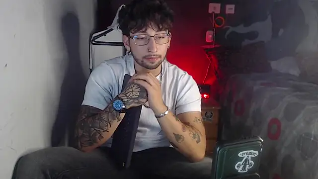 Snapshot of Dereck_Dickson chatting on November 23, 2025, 6:13 am Dereck Dickson online show from November 23, 2025, 6:13 am