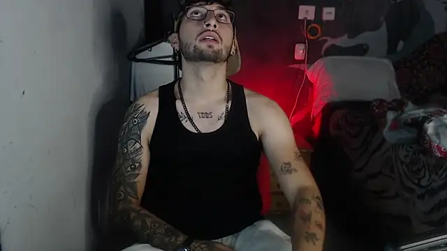 Snapshot of Dereck_Dickson chatting on November 25, 2025, 4:56 am Dereck Dickson online show from November 25, 2025, 4:56 am