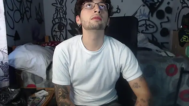 Snapshot of Dereck_Dickson chatting on December 17, 2025, 10:16 pm Dereck Dickson online show from December 17, 2025, 10:16 pm