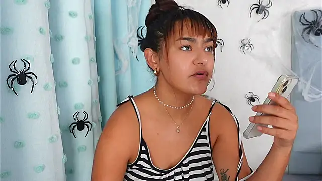 AshiaEkta1 online show from November 18, 2025, 6:40 am