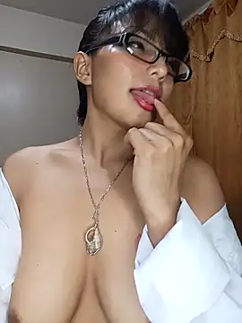 Lucy Chery online show from November 22, 2025, 9:58 pm