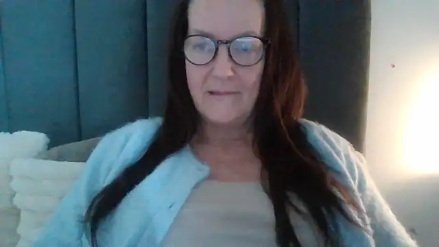 Snapshot of Tillieuk chatting on May 11, 2026, 1:17 pm Tillieuk online show from May 11, 2026, 1:17 pm