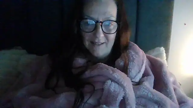 Snapshot of Tillieuk chatting on May 19, 2026, 9:54 pm Tillieuk online show from May 19, 2026, 9:54 pm