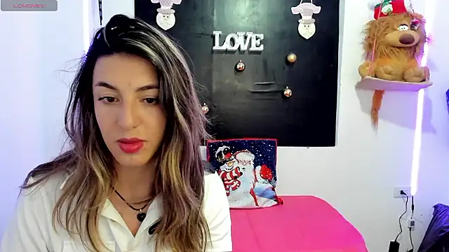 Snapshot of queen-natty chatting on December 3, 2024, 3:09 am queen-natty online show from December 3, 2024, 3:09 am