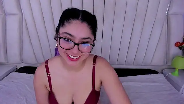 Lucy Anall  online show from December 20, 2024, 12:30 am