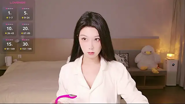 Lucky-baby online show from November 16, 2025, 1:17 pm