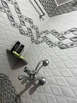 Snapshot of Rahulroy96 chatting on December 16, 2024, 5:49 am Rahulroy96 online show from December 16, 2024, 5:49 am