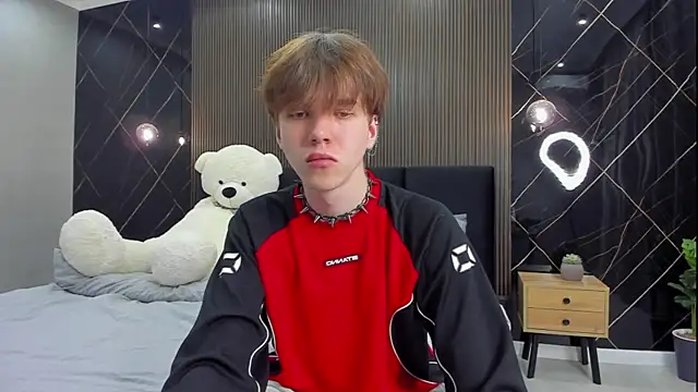 Snapshot of braxiboy chatting on February 12, 2025, 12:22 pm braxiboy online show from February 12, 2025, 12:22 pm